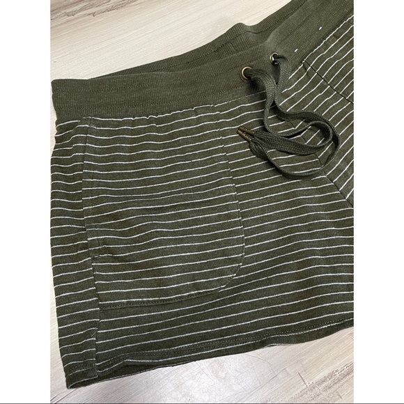 *SOLD* Stars Above Striped Pajama Shorts Green Size M - Picture 3 of 5